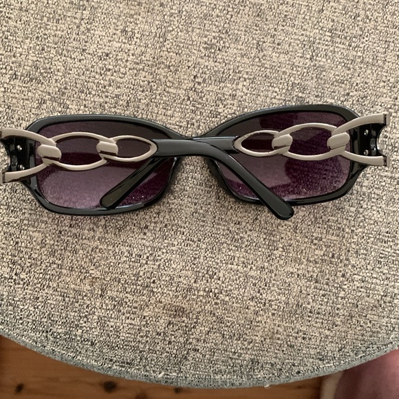 Women’s Sunglasses - Picture 2 of 2